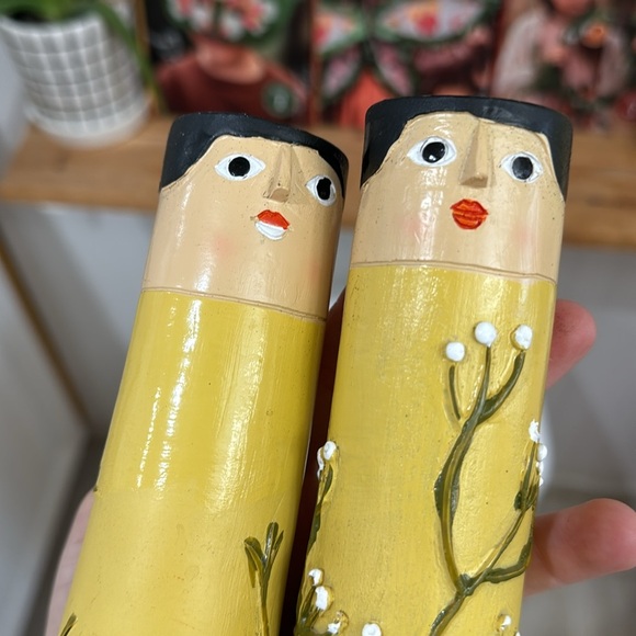 Spring Family Bud Vases Yellow Floral Lightweight Set of 2 - Picture 6 of 6